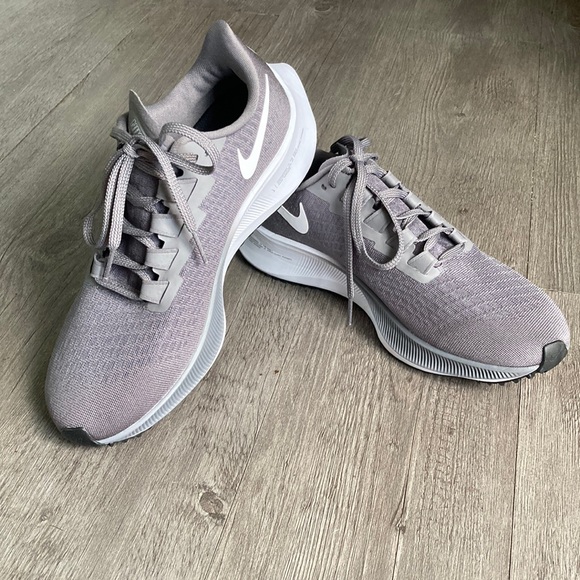 NWOT Rare Women’s Nike Air Zoom Pegasus 37 Running Shoes - Picture 7 of 16